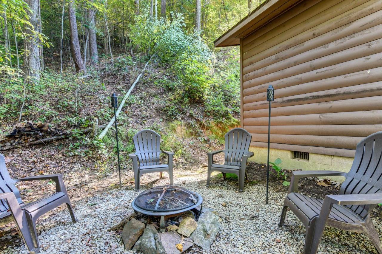 Waynesville Cabin With Covered Deck And Fire Pit! Lake Junaluska Экстерьер фото